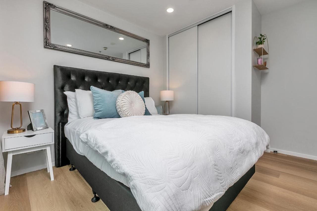 Your Renovated Retreat + Cp Оукланд Екстериор снимка